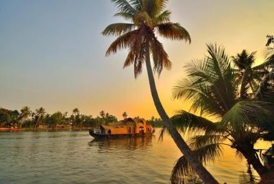 6D/5N in Kochi-Munnar-Thekkady- Alleppey - A Guided Tour 6D/5N in Kochi-Munnar-Thekkady- Alleppey - A Guided Tour