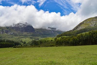 Full-Day Private Tour to Munnar from Kochi with Lunch Full-Day Private Tour to Munnar from Kochi with Lunch
