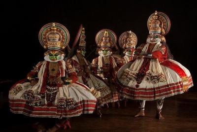 Kerala Tour Packages ( Romantic South India ) Kerala Tour Packages ( Romantic South India )