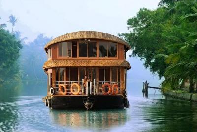 Shared Group Tour of Kerala Backwater Cruise Shared Group Tour of Kerala Backwater Cruise