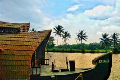 Kerala shore excursion for "Borealis" Passengers Pick & Drop at ship. Kerala shore excursion for