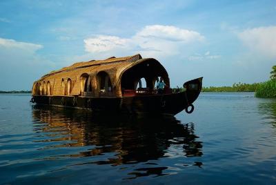 Day Trip to Enjoy Backwater Cruise in Alleppey Day Trip to Enjoy Backwater Cruise in Alleppey