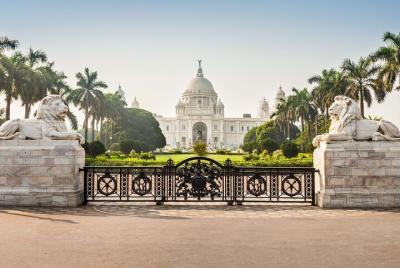 Modern Kolkata with Ancient Rust (Guided Half Day Sightseeing Cit Modern Kolkata with Ancient Rust (Guided Half Day Sightseeing Cit