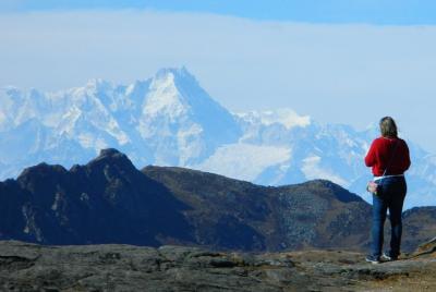 Hiking the Himalayas : A 5 day trip to the Himalayas from Kolkata. Hiking the Himalayas : A 5 day trip to the Himalayas from Kolkata.