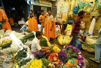 Kolkata Full Day Sightseeing Including Mother House, Kumortuli and Flower Market Kolkata Full Day Sightseeing Including Mother House, Kumortuli and Flower Market
