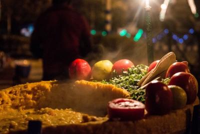Kolkata Food Crawl (2 Hours Guided Local Food Tasting Tour) Kolkata Food Crawl (2 Hours Guided Local Food Tasting Tour)