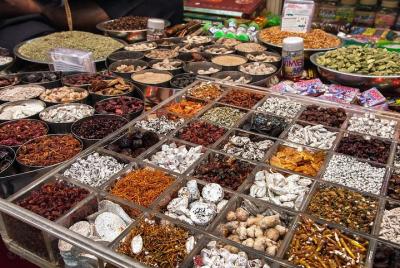 Kolkata Morning Visit Spice Market and Fruit Market with Tour Gui Kolkata Morning Visit Spice Market and Fruit Market with Tour Gui