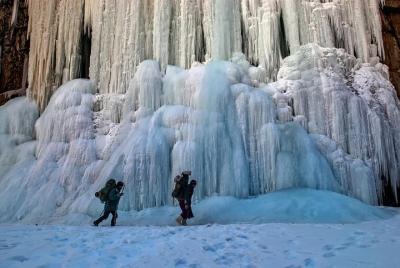 Chadar Trek (Frozen Zanskar River) Chadar Trek (Frozen Zanskar River)