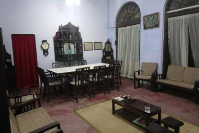 Cook and Dine in a 100-year-old Home with a Local in Lucknow Cook and Dine in a 100-year-old Home with a Local in Lucknow