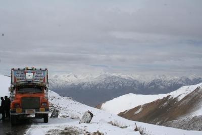 Leh to Nubra Valley with Overnight in Camp/ Guest-house Leh to Nubra Valley with Overnight in Camp/ Guest-house