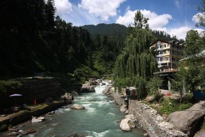 Manali Nature Trekking Experience (4 Hours Guided Experience) Manali Nature Trekking Experience (4 Hours Guided Experience)