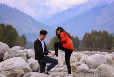 Candid Photoshoot in Manali (30 Mins) Candid Photoshoot in Manali (30 Mins)