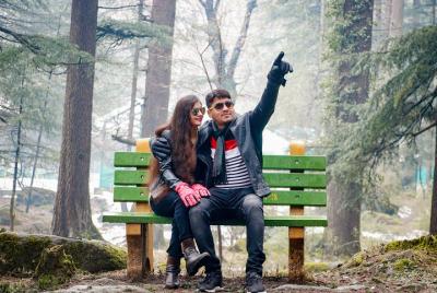 Candid Photoshoot in Manali (60 Mins) Candid Photoshoot in Manali (60 Mins)