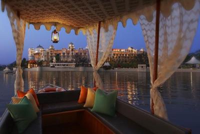 Private One Way Transfer From Mount Abu To Udaipur in AC Vehicle Private One Way Transfer From Mount Abu To Udaipur in AC Vehicle
