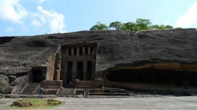 Kanheri Caves (Guided Half Day Sightseeing City Tour) Kanheri Caves (Guided Half Day Sightseeing City Tour)