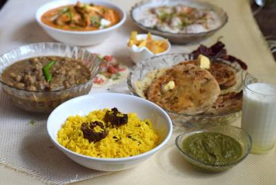 Home based Cooking and Dining Experience with a Local in Mumbai Home based Cooking and Dining Experience with a Local in Mumbai