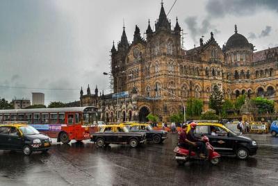 Experience the Monsoon in Mumbai in Private Vehicle Experience the Monsoon in Mumbai in Private Vehicle