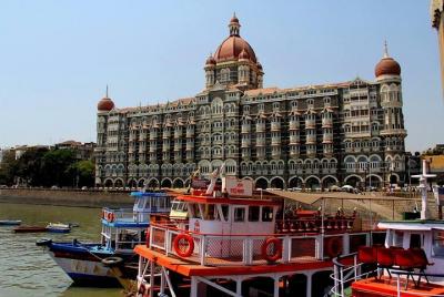 Mumbai Sightseeing Full-Day Tour by coach.