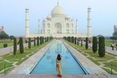 2-Day Private Tour to Taj Mahal, Agra from Mumbai with Commercial Return Flights 2-Day Private Tour to Taj Mahal, Agra from Mumbai with Commercial Return Flights