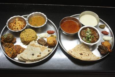 Visit the Market and Learn the Art of a Perfect Thali Meal in a Local Home