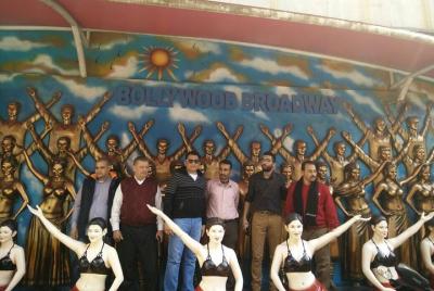 Full-Day Private Slum and Bollywood Tour with Lunch Full-Day Private Slum and Bollywood Tour with Lunch