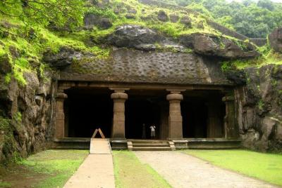 Day trip in Mumbai with Elephanta Caves Day trip in Mumbai with Elephanta Caves