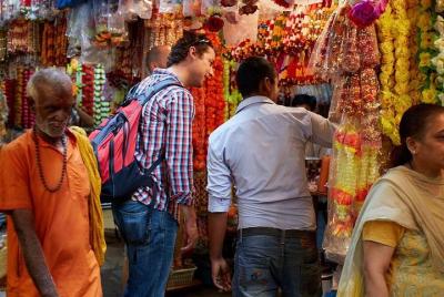 South Mumbai Walking Tour: Markets and Mumbadevi Temple