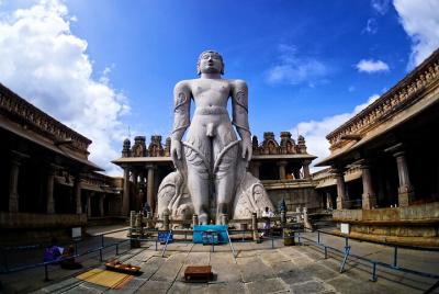 Day Trip to Srirangapatna & Shravanabelagola (Guided Sightseeing Tour by Car)