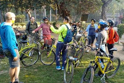 3.5-Hours South Delhi Private Bike Tour with Lodi Art District 3.5-Hours South Delhi Private Bike Tour with Lodi Art District