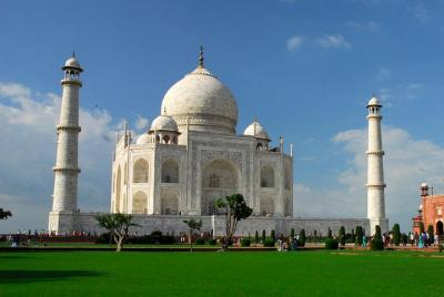 Private Tour: Taj Mahal Sunrise Tour from Delhi