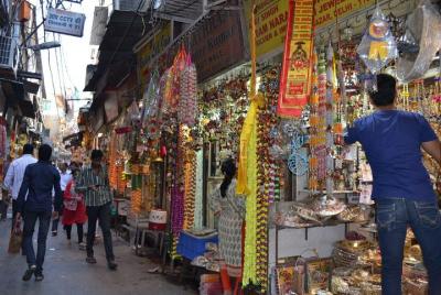 Old Delhi Markets and Temples Tour