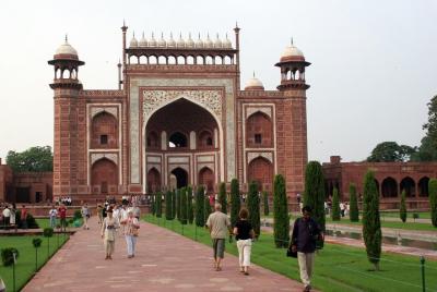 Same Day Agra Tour from Delhi by Express Train with Breakfast and Dinner Same Day Agra Tour from Delhi by Express Train with Breakfast and Dinner
