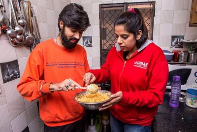 Private Delhi Food Tour: Cooking Class - at Home with a Local