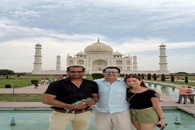 Taj Mahal Tour by Train with Lunch at 5 Star Hotel Taj Mahal Tour by Train with Lunch at 5 Star Hotel