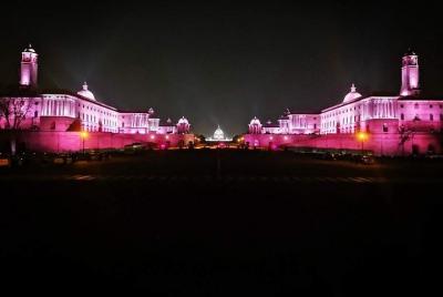 Delhi Nightlife On Bullet Motorbike Tour with Pick Up