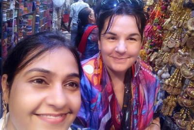 Private Customized Delhi Shopping Tour with Female Consultant Private Customized Delhi Shopping Tour with Female Consultant