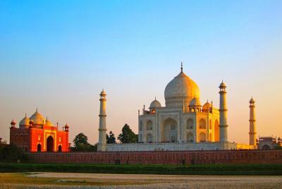 Sunrise Taj Mahal From Delhi Sunrise Taj Mahal From Delhi