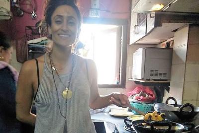 Cook and dress with middle class Indian family! Cook and dress with middle class Indian family!