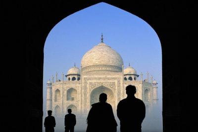 Romantic Honeymoon Tour In Taj Mahal Suroundings Romantic Honeymoon Tour In Taj Mahal Suroundings