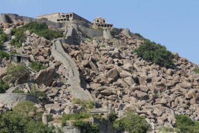 Trip to Visit Gingee Fort from Pondicherry Trip to Visit Gingee Fort from Pondicherry