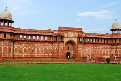 Full Day Agra tour with cultural and fun activities from Delhi by Car