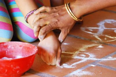 Traditional Kolam Class in Pondicherry Traditional Kolam Class in Pondicherry