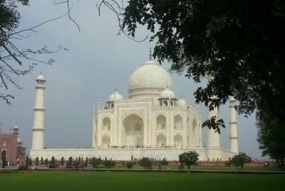 One Day Trip to The Taj Mahal and Agra from Pune with Commercial Return Flights One Day Trip to The Taj Mahal and Agra from Pune with Commercial Return Flights