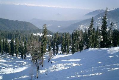 Trip to Beautiful Gulmarg from Srinagar City. Trip to Beautiful Gulmarg from Srinagar City.