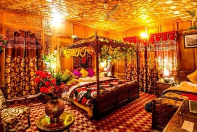 Highlights of Kashmir Tour 5 Nights /6 Days  Highlights of Kashmir Tour 5 Nights /6 Days