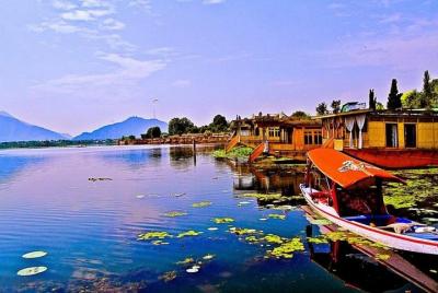 Kashmir Family Tour Includes Private Transport and Accommodation Kashmir Family Tour Includes Private Transport and Accommodation
