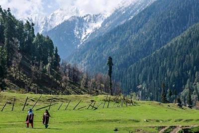 Magical Kashmir Tour 5 Days / 4 Nights Magical Kashmir Tour 5 Days / 4 Nights