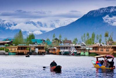 Private 5-Day Kashmir Tour Package from Srinagar Private 5-Day Kashmir Tour Package from Srinagar