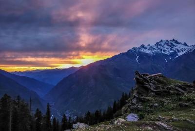 5 - Days private Tour Srinagar , Gulmarg, Pahalgam  5 - Days private Tour Srinagar , Gulmarg, Pahalgam