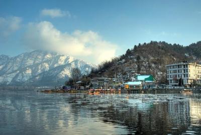 Private Custom Excursion Tour to Gulmarg from Srinagar with Guide Private Custom Excursion Tour to Gulmarg from Srinagar with Guide